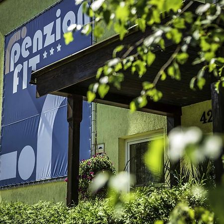 Penzion Fit - Contactless Check In Zvolen Exterior foto